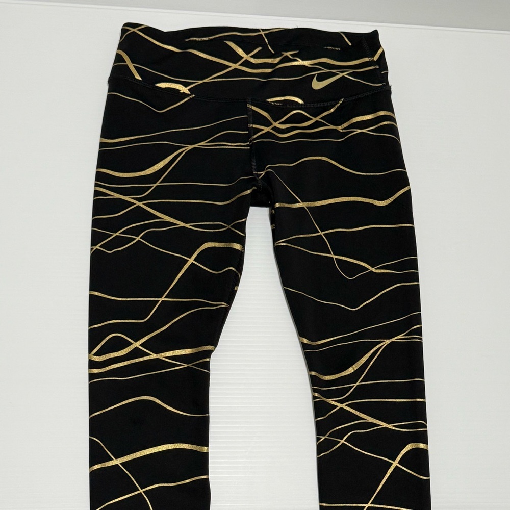 Nike Womens Medium Black and Gold Leggings